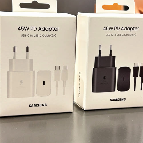 Samsung 45W PD charger product photo